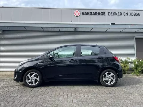 Toyota Yaris 1.5 Hybrid Trend Bi-Tone